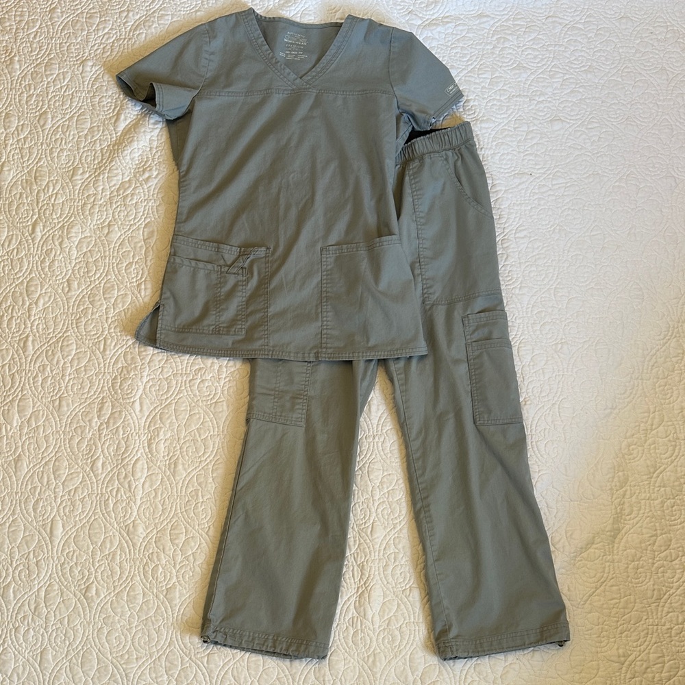 Women's Gray Scrub Set